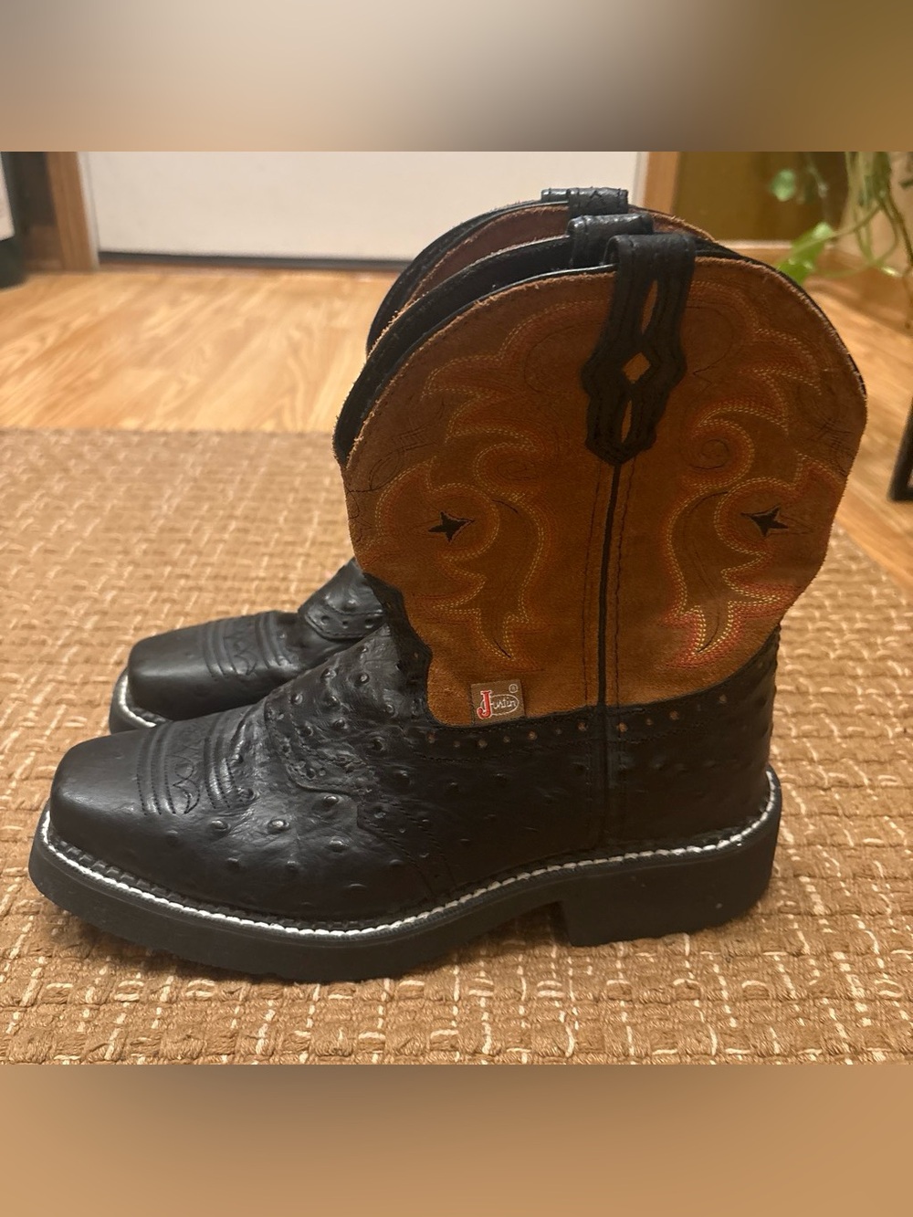 Women's Black & Tan Western Ankle Booties - Brand